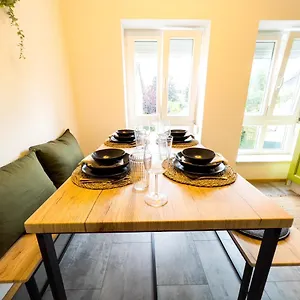 Stylische Zentrale Mit Küche Und Parkplatz In Seitenstraße Deggendorf